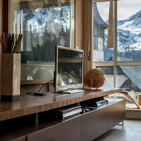 Church Hill * Arosa